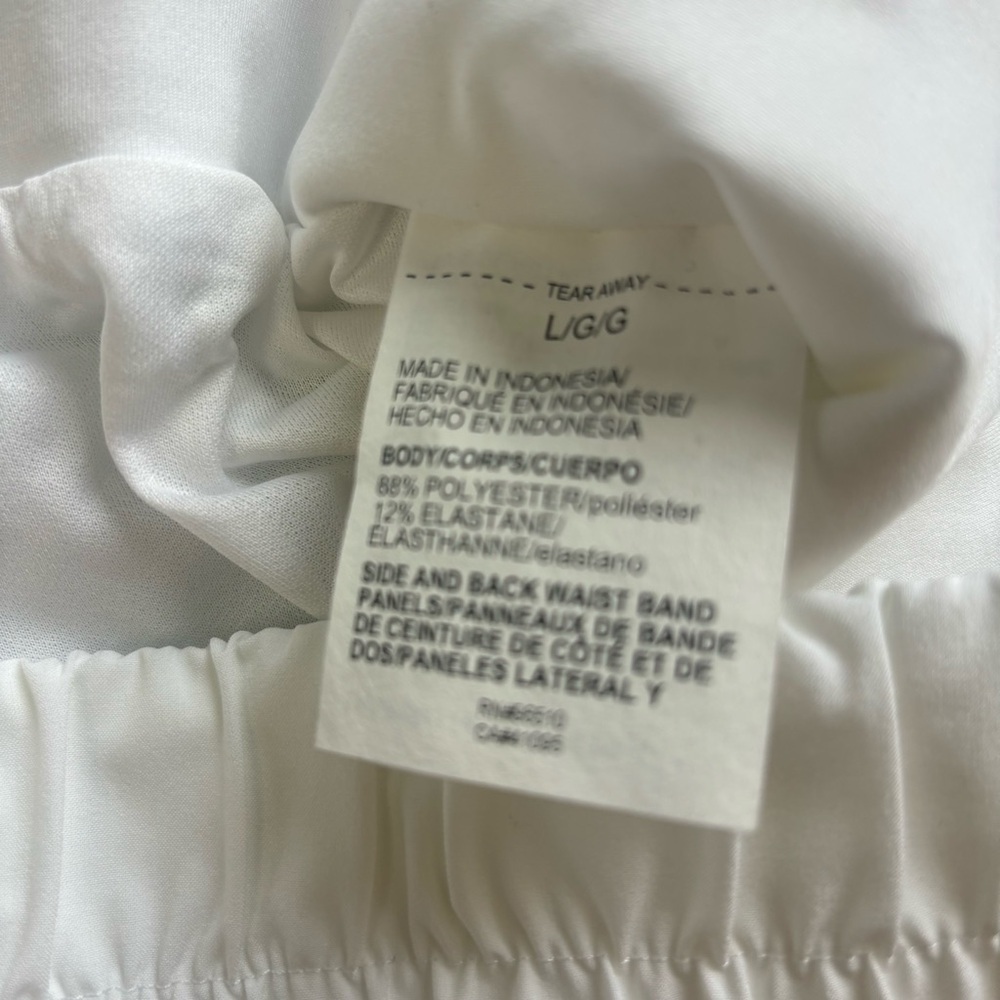 Under Armour NWT Run Anywhere White Shorts Size Large - Picture 9 of 10